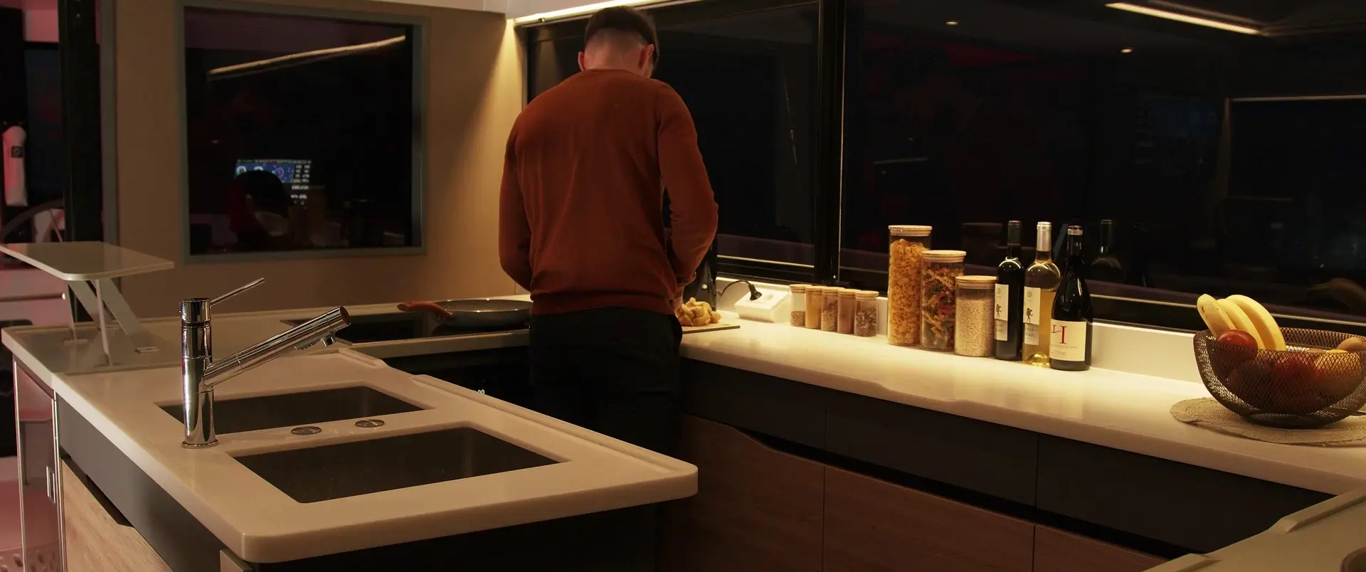 U shaped galley kitchen